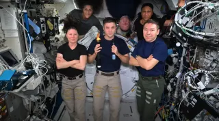 Imagem da notícia Astronautas celebram Olimpíadas praticando esportes no espaço